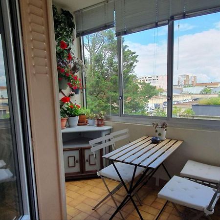 Medipole T2 Avec Un Garage Gratuit Sur Place, 16Min A Centre Ville Lyon En Metro A 빌뢰르반 외부 사진