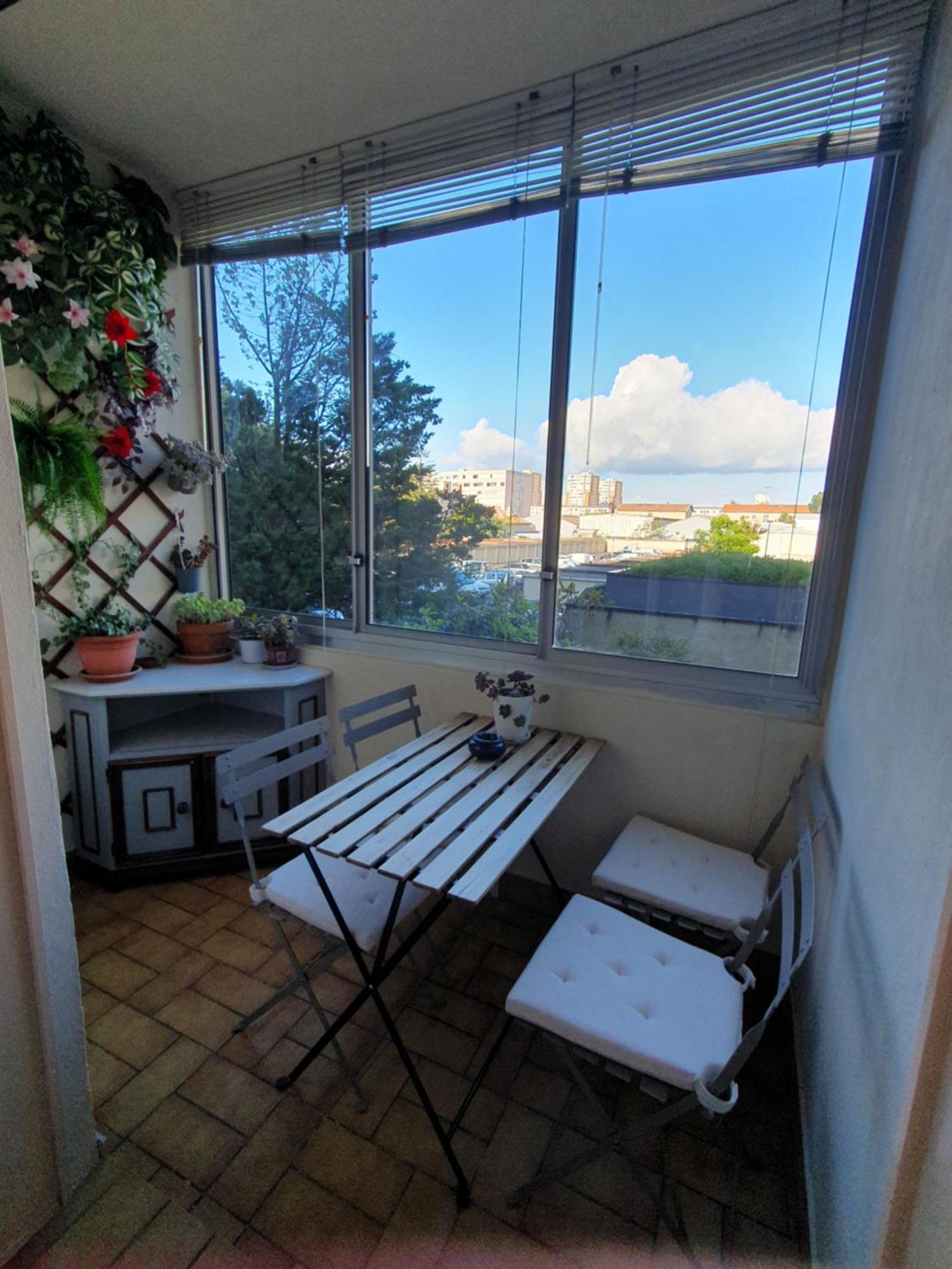 Medipole T2 Avec Un Garage Gratuit Sur Place, 16Min A Centre Ville Lyon En Metro A 빌뢰르반 외부 사진